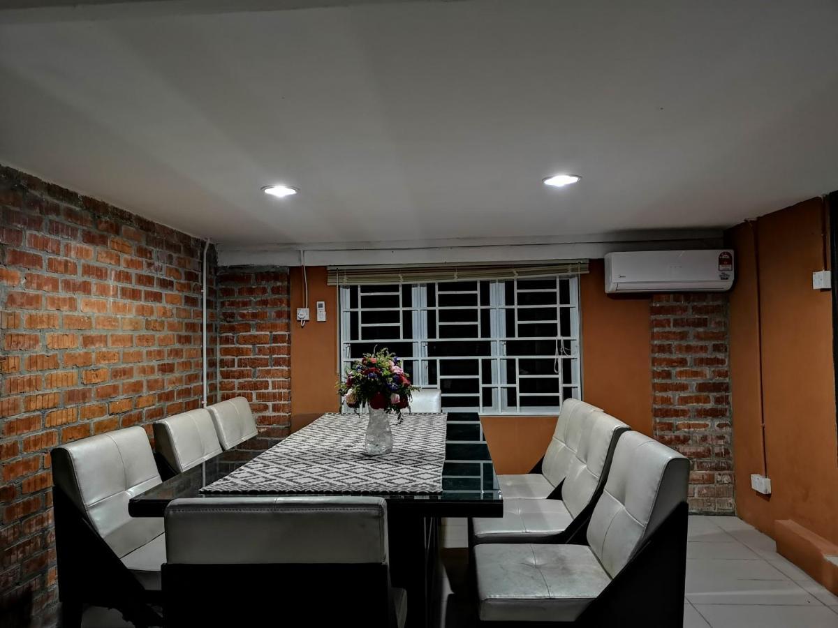 Kenyalang Urban Homestay Kuching Esterno foto