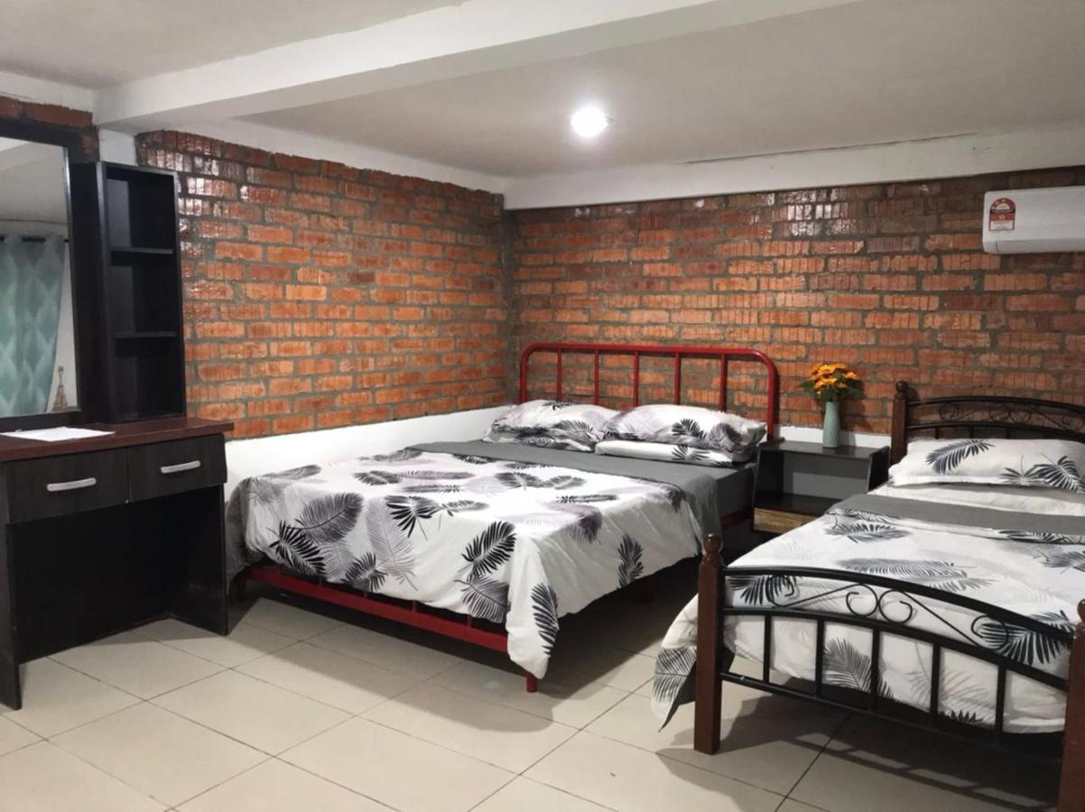 Kenyalang Urban Homestay Kuching Esterno foto