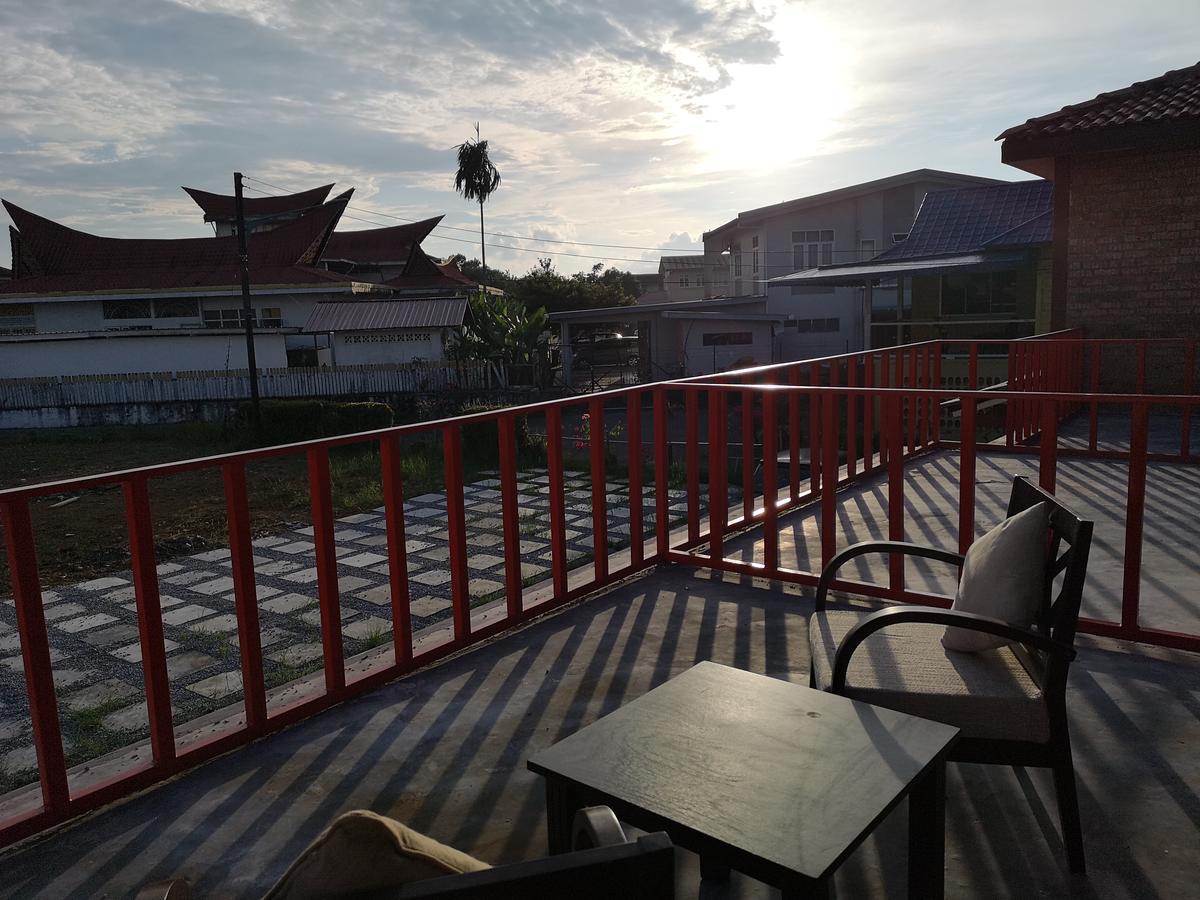 Kenyalang Urban Homestay Kuching Esterno foto